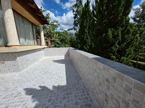 รับรีโนเวทสระว่ายน้ำเก่า