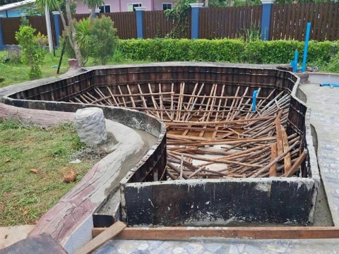 รับสร้างสระว่ายน้ำในบ้าน-พูลวิลล่า